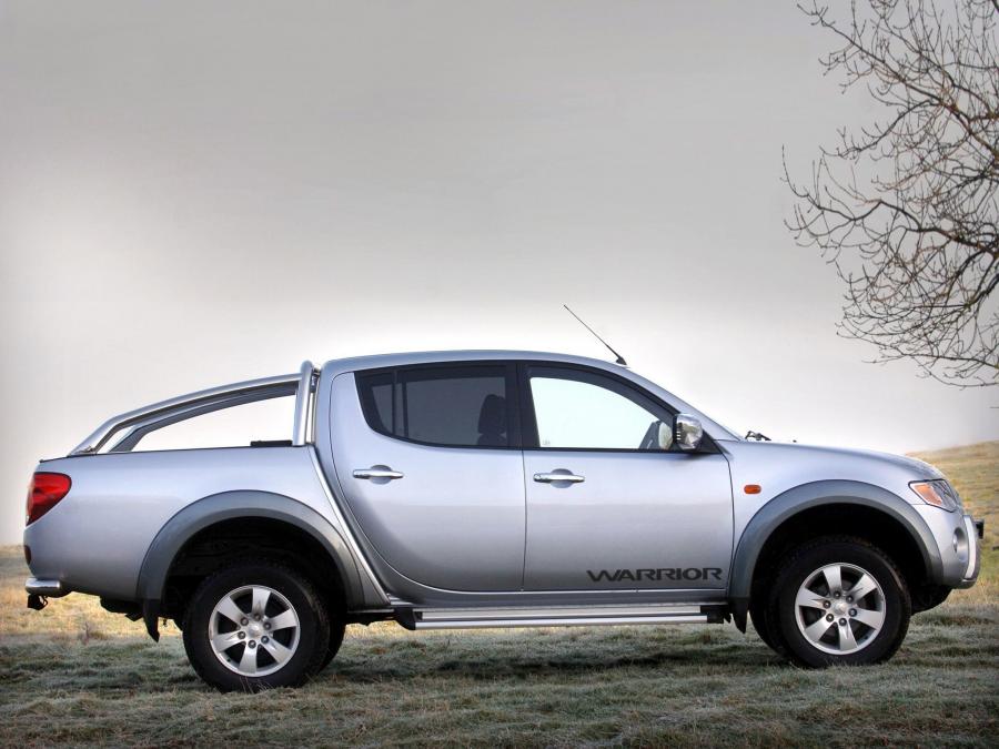  Mitsubishi L200 Double Cab Warrior 2006 года  (фото 9 из 10)